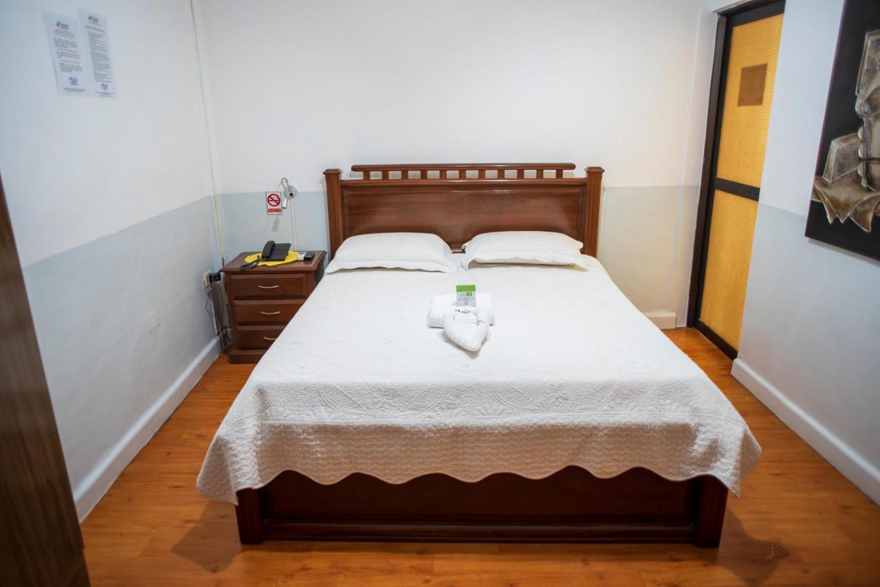 Buen Retiro Apart Hotel Santa Cruz de La Sierra Zewnętrze zdjęcie